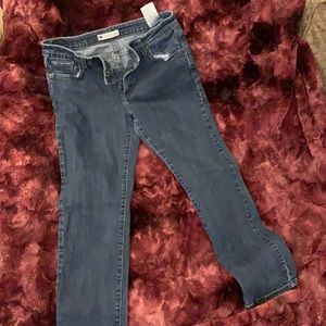 Levi’s Mid Rise Skinny jeans size 32